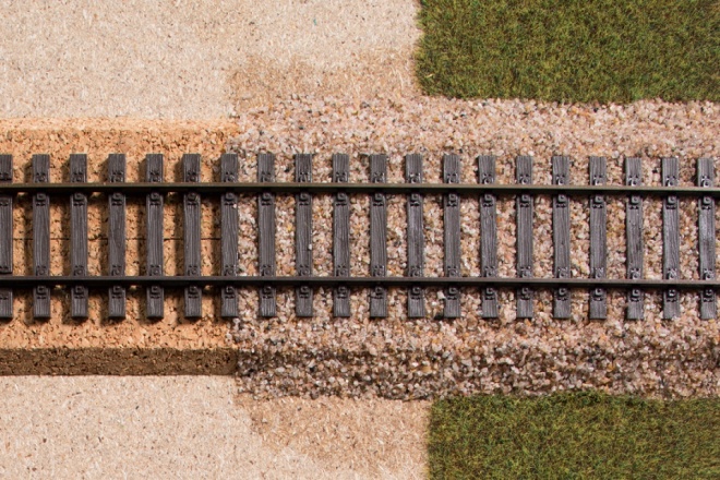 Granite track ballast beige-brown H0<br /><a href='images/pictures/Auhagen/61830_1.jpg' target='_blank'>Full size image</a>